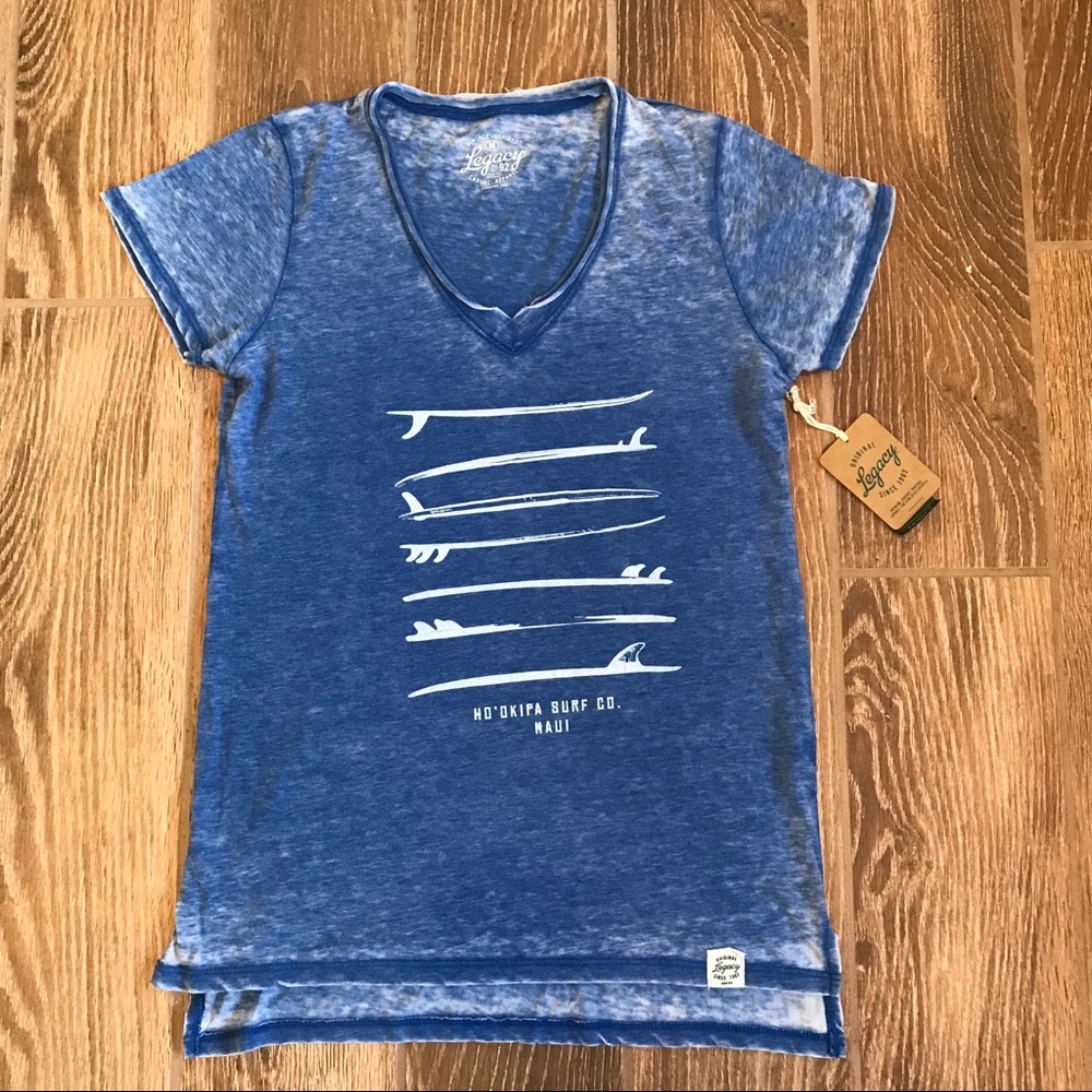 ⭐️ 2/$20 Ho’okipa Surf Co. Maui V-Neck Tee Medium